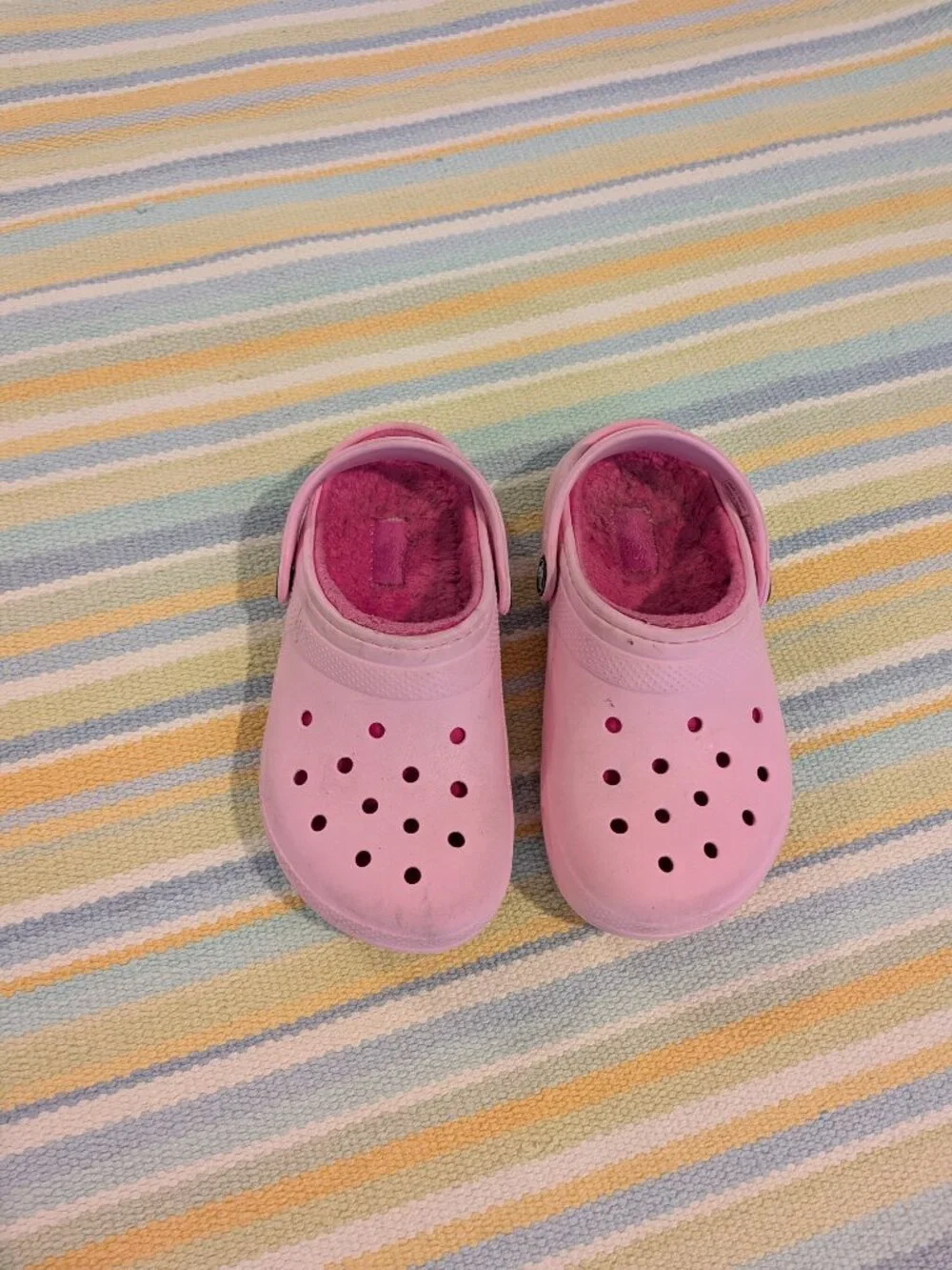 ⭐ Pink Lined Crocs size 12